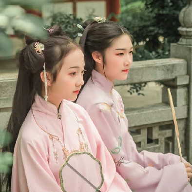 粉衣閨蜜古風(fēng)頭像，甜甜蜜蜜!