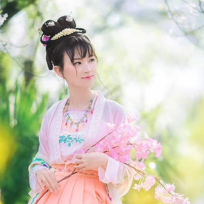 櫻粉清新女生頭像，唯美古風真人頭像