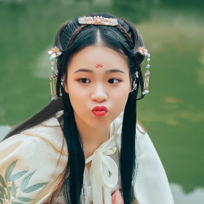 超萌可愛帶團(tuán)扇女生頭像，唯美古風(fēng)真人頭像