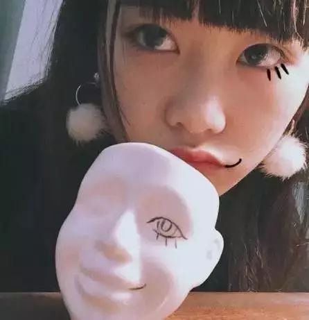 自帶仙氣的手繪插畫，古典與現(xiàn)代的巧妙結(jié)合