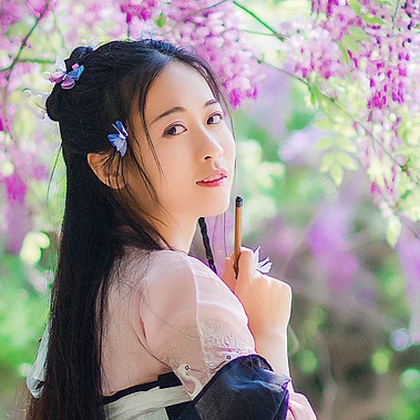 高貴氣質(zhì)紫藤女生頭像，唯美古風(fēng)真人頭像