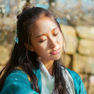 花開半夏女生頭像，唯美古風(fēng)真人頭像
