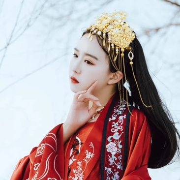 花嫁衣裳女生頭像，唯美古風(fēng)真人頭像