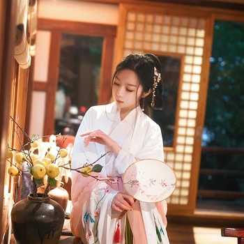 淡雅韻味帶傘女生頭像，唯美古風真人頭像