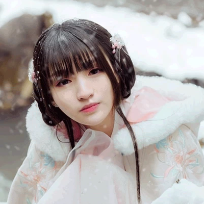 白雪飄落清新氣質女生頭像，唯美古風真人頭像