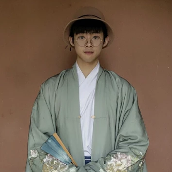 文藝小生帶折扇男生頭像，唯美古風(fēng)真人頭像