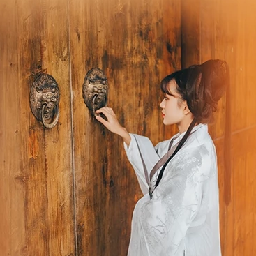 白衣清新復(fù)古女生頭像，唯美古風(fēng)真人頭像