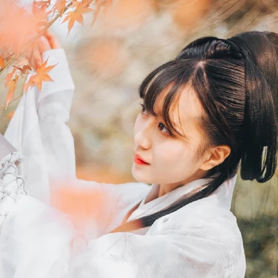 白衣清新復(fù)古女生頭像，唯美古風(fēng)真人頭像