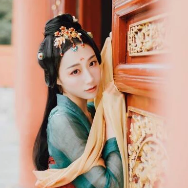紅妝典雅帶傘團(tuán)扇女生頭像，唯美古風(fēng)真人頭像