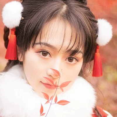 俏皮可愛帶折扇女生頭像，唯美古風(fēng)真人頭像