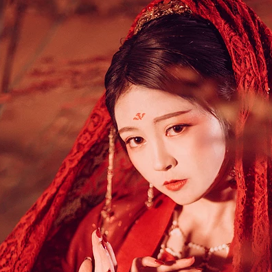朱紅嬌艷女生頭像，唯美古風(fēng)真人頭像