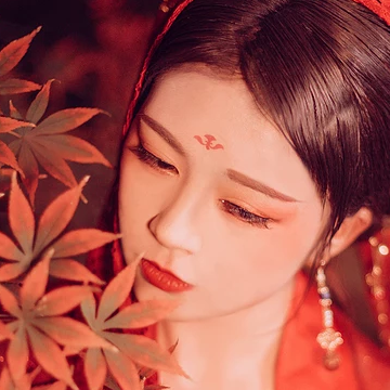 朱紅嬌艷女生頭像，唯美古風(fēng)真人頭像