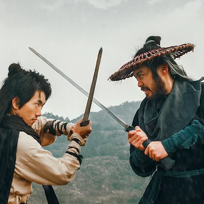 江湖英雄帶兵器男生頭像，唯美古風(fēng)真人頭像
