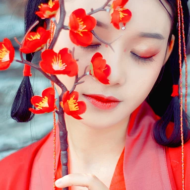 紅梅紅衣女生頭像，唯美古風(fēng)真人頭像