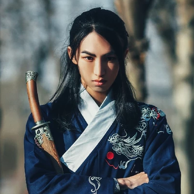 霸氣帶兵器男生頭像，唯美古風(fēng)真人頭像