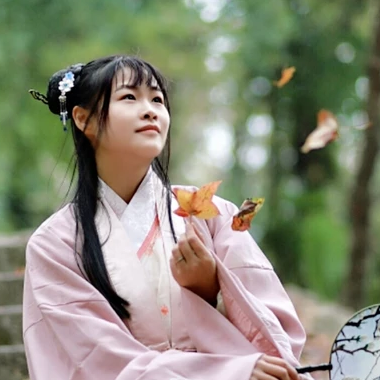 楓葉韻味女生頭像，唯美古風(fēng)真人頭像