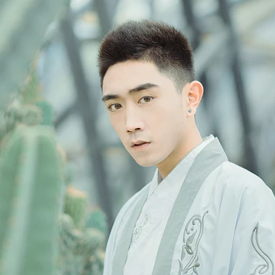 文藝男生帶折扇頭像，唯美古風(fēng)真人頭像