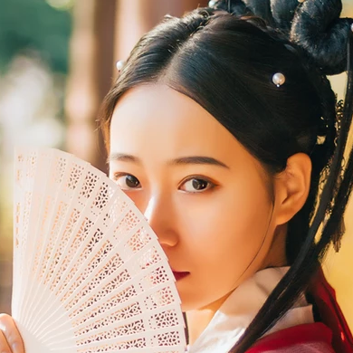 紅紗帶折扇女文藝生頭像，唯美古風(fēng)真人頭像