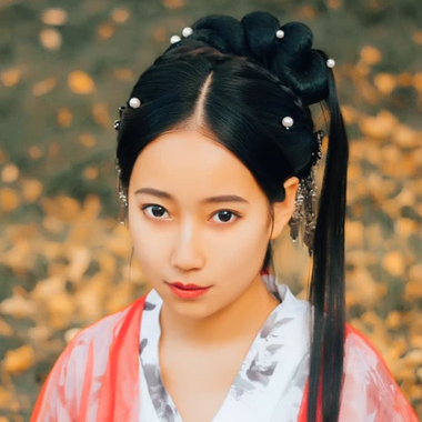 紅紗帶折扇女文藝生頭像，唯美古風真人頭像