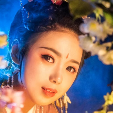 五彩星空提燈少女頭像，唯美古風(fēng)真人頭像