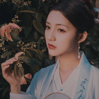 文藝帶團扇女生頭像，唯美古風(fēng)真人頭像