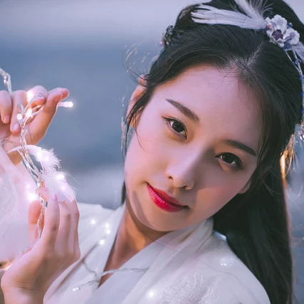 夜下星空女生頭像，唯美古風(fēng)真人頭像