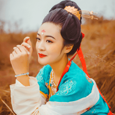 紅妝帶折扇女生頭像，唯美古風(fēng)真人頭像