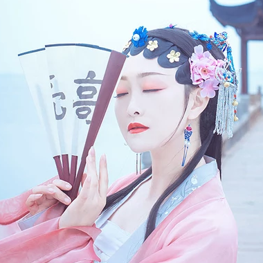 京劇花旦帶折扇女生頭像，唯美古風(fēng)真人頭像