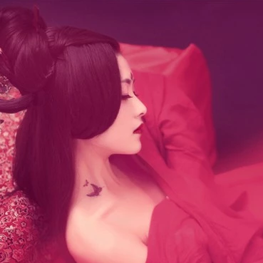 性感妖嬈紅衣女生頭像，唯美古風真人頭像