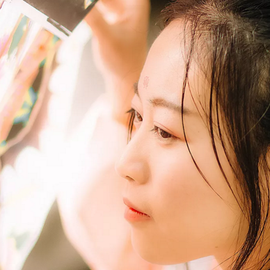 柳葉下放風箏女生頭像，唯美古風真人頭像