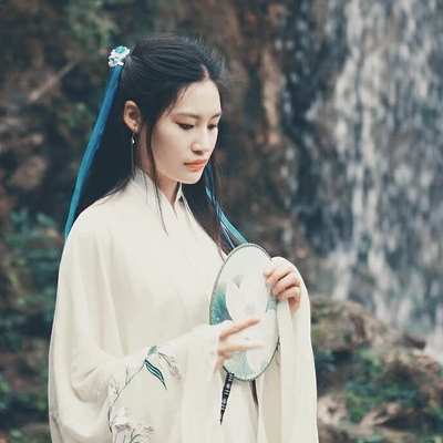 蒙眼帶團扇女子頭像，唯美古風(fēng)真人頭像