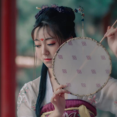 唯美漢服女生頭像，古風真人女子頭像