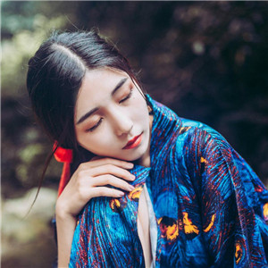 林間溪水靈氣女子頭像，唯美古風(fēng)頭像真人