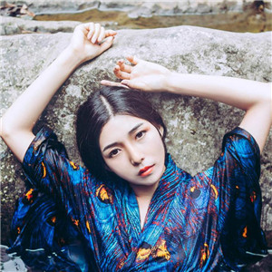 林間溪水靈氣女子頭像，唯美古風(fēng)頭像真人