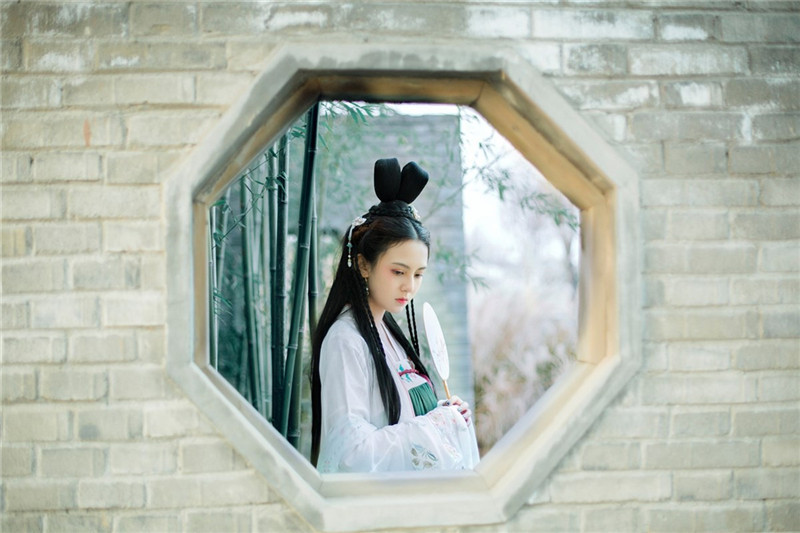 竹青風(fēng)悠女子清雅古風(fēng)頭像，唯美女生真人頭像