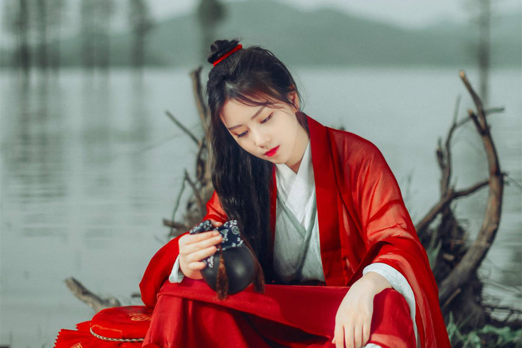 江湖俠風女子古風頭像，灑脫自在真人qq頭像