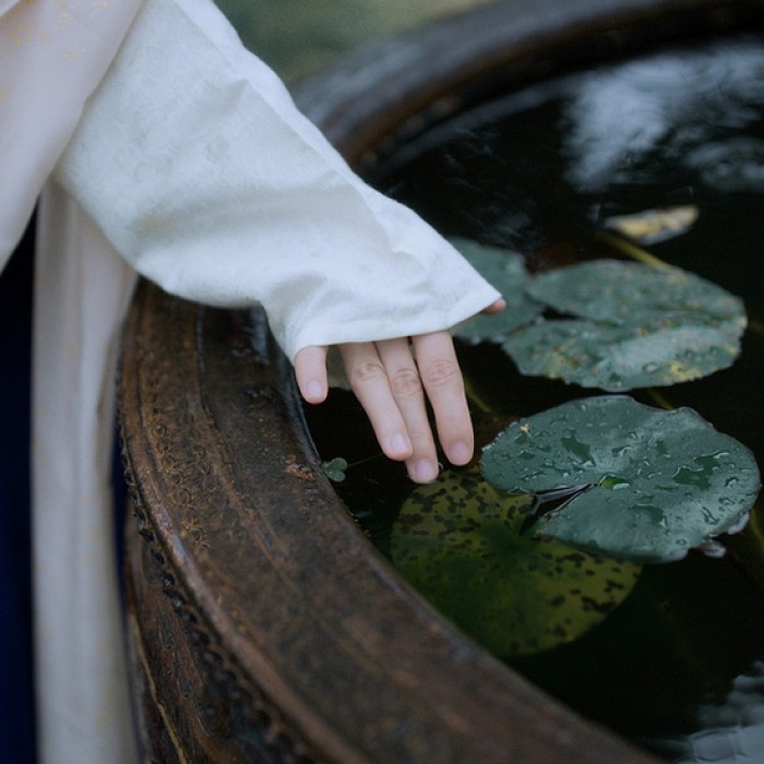 古風(fēng)女子纖纖玉手頭像，寧靜清幽女生頭像