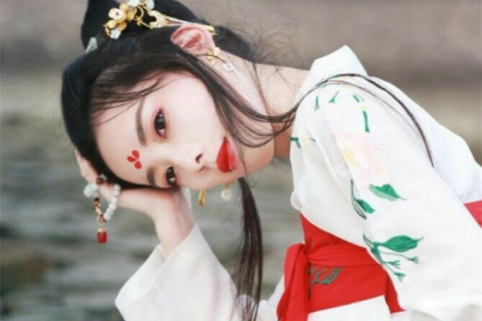 風華灼灼古風頭像，古裝真人女生頭像