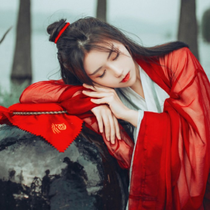 英氣瀟灑女子古風頭像，古典真人頭像
