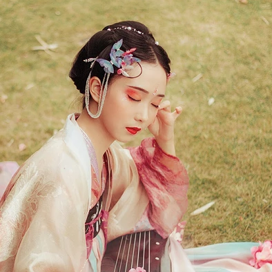 蝶蓮花女生頭像，唯美古風真人頭像