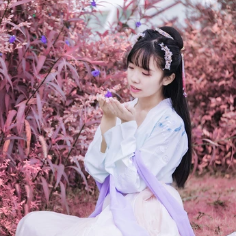 粉紫小清新帶團(tuán)扇傘頭像，唯美古風(fēng)真人頭像