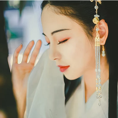 喝酒傷感女生頭像，唯美古風(fēng)真人頭像
