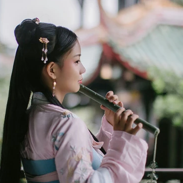 清新唯美帶團(tuán)扇女生頭像，古風(fēng)真人頭像